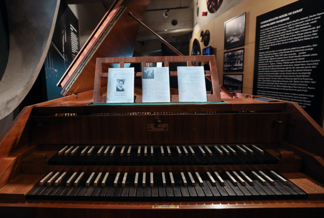 CSO'nun asırlık enstrümanları CSO1826 Sergi Alanı'nda sergileniyor